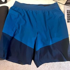 Lululemon namaste beach shorts 8in (Poseidon/True Navy)